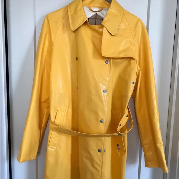 burberry coat womens yellow